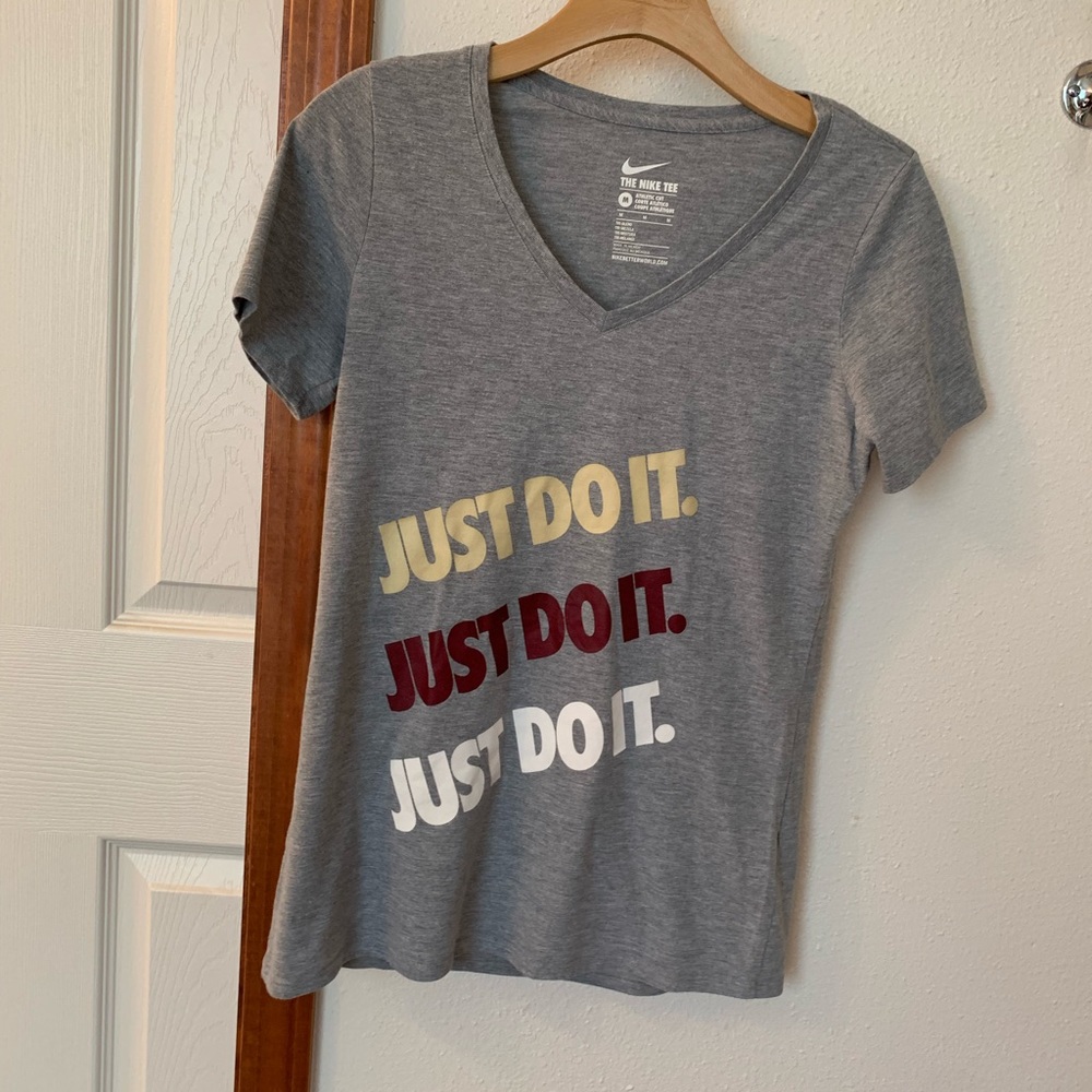** Nike Gray Women’s Just Do It V-neck T-shirt Medium